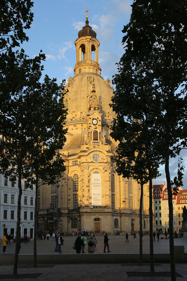 Frauenkirche zu Dresden im Abendlicht