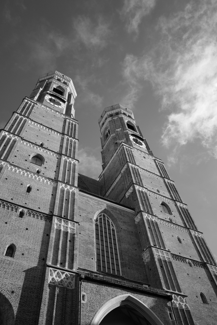 Frauenkirche_München_S/W