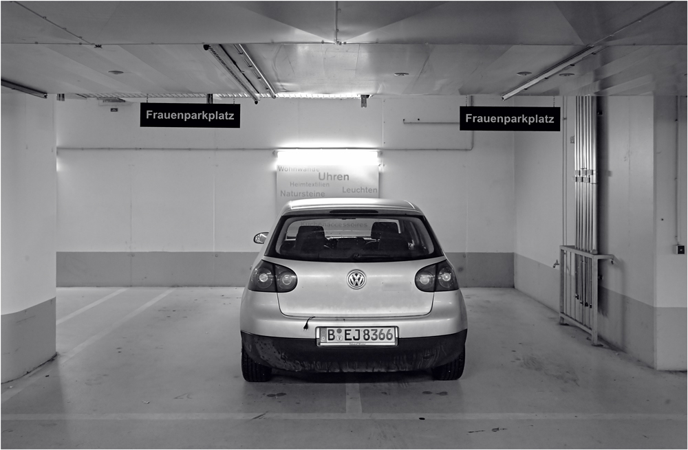 Frauenparkplatz für Elektroautos