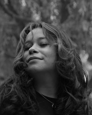 Frauenportrait in SW