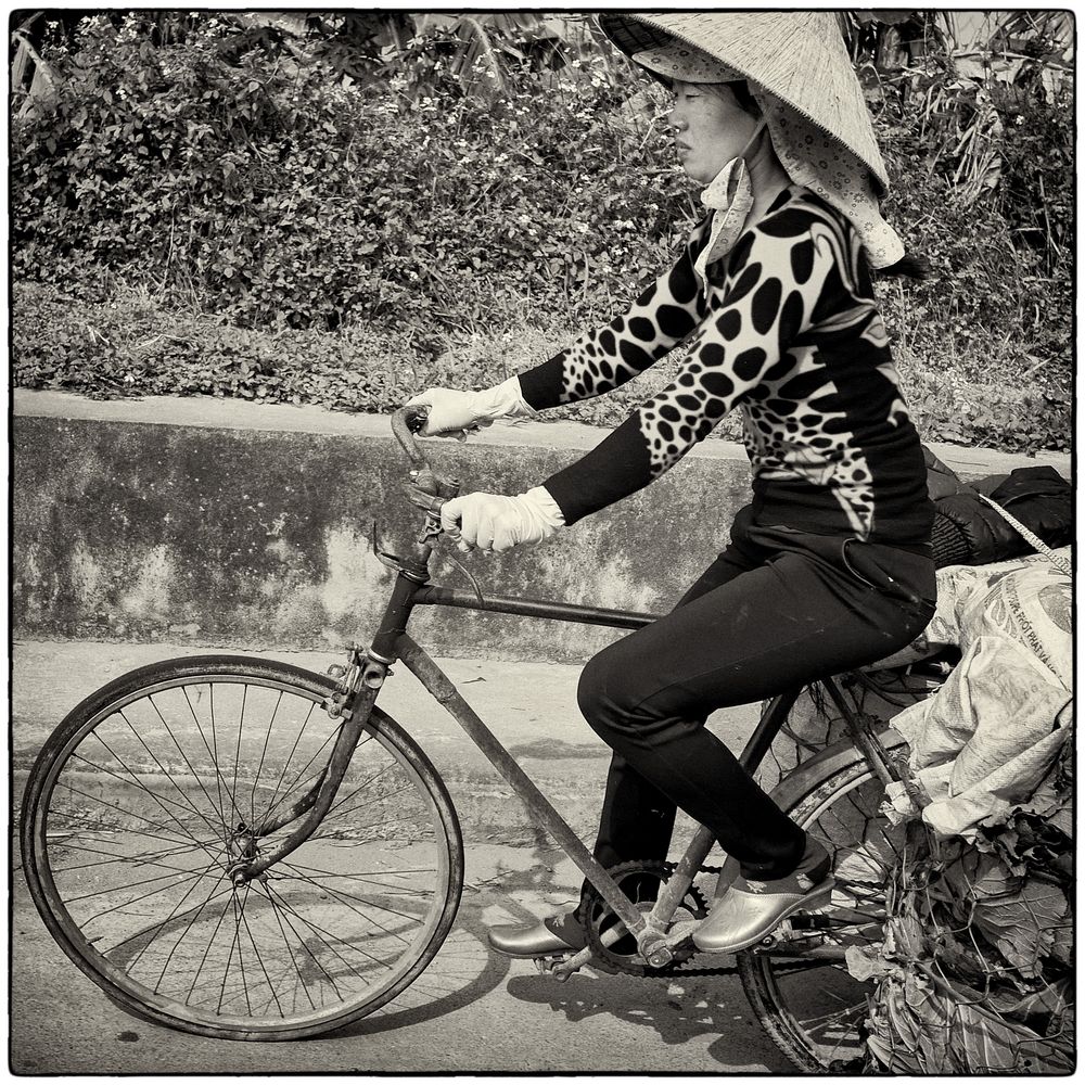 Frau.mit.Fahrrad