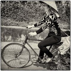 Frau.mit.Fahrrad
