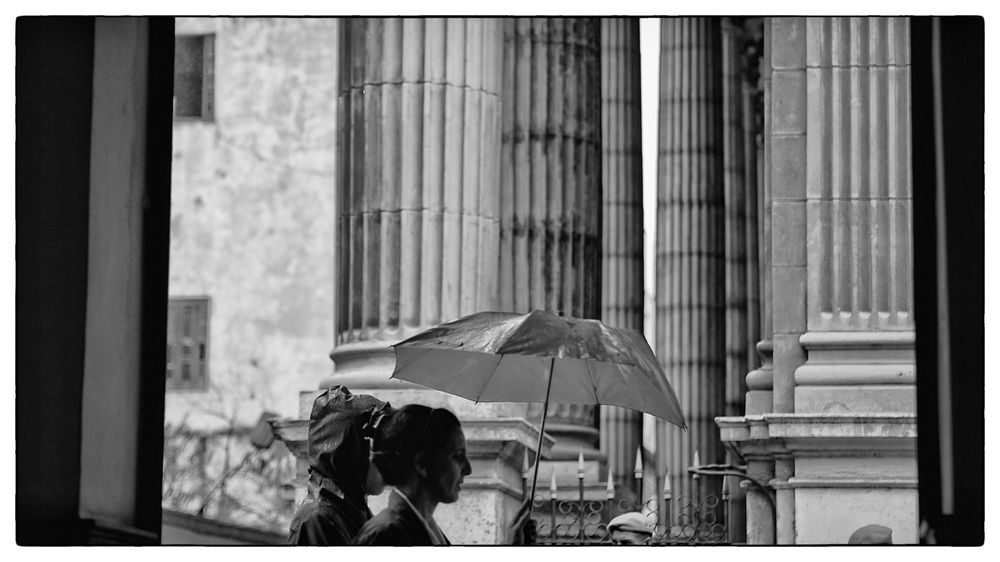 Frau.mit.Regenschirm
