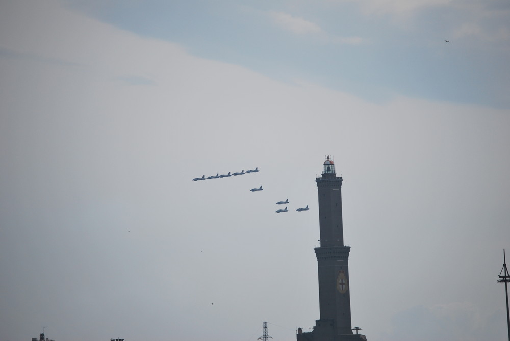 Frecce Tricolori nel cielo di Genova