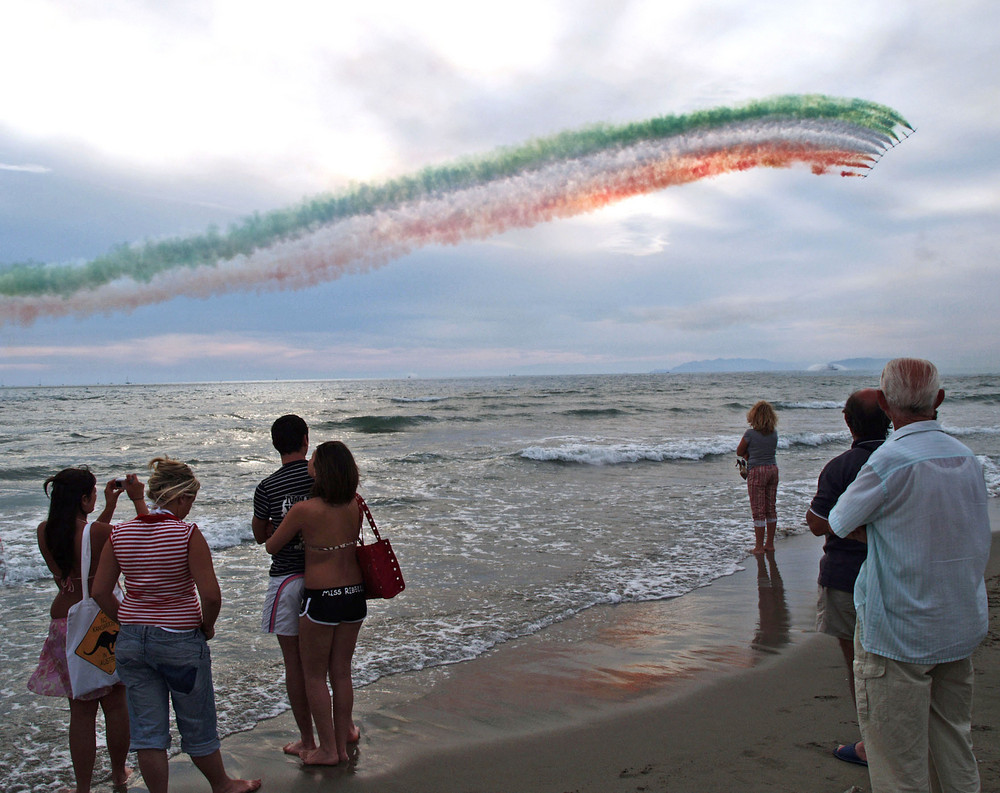 Frecce tricolori su Viareggio 2