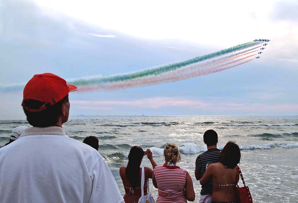 Frecce tricolori su Viareggio