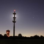 Frechener Wasserturm bei Nacht und Vollmond