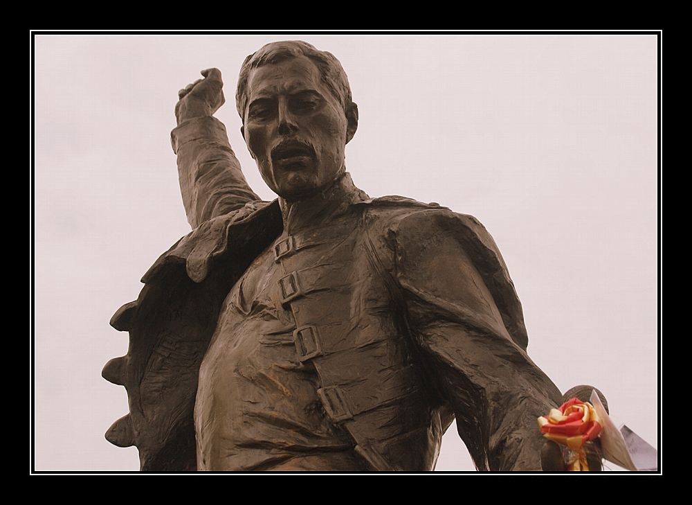 freddie mercury in montreux