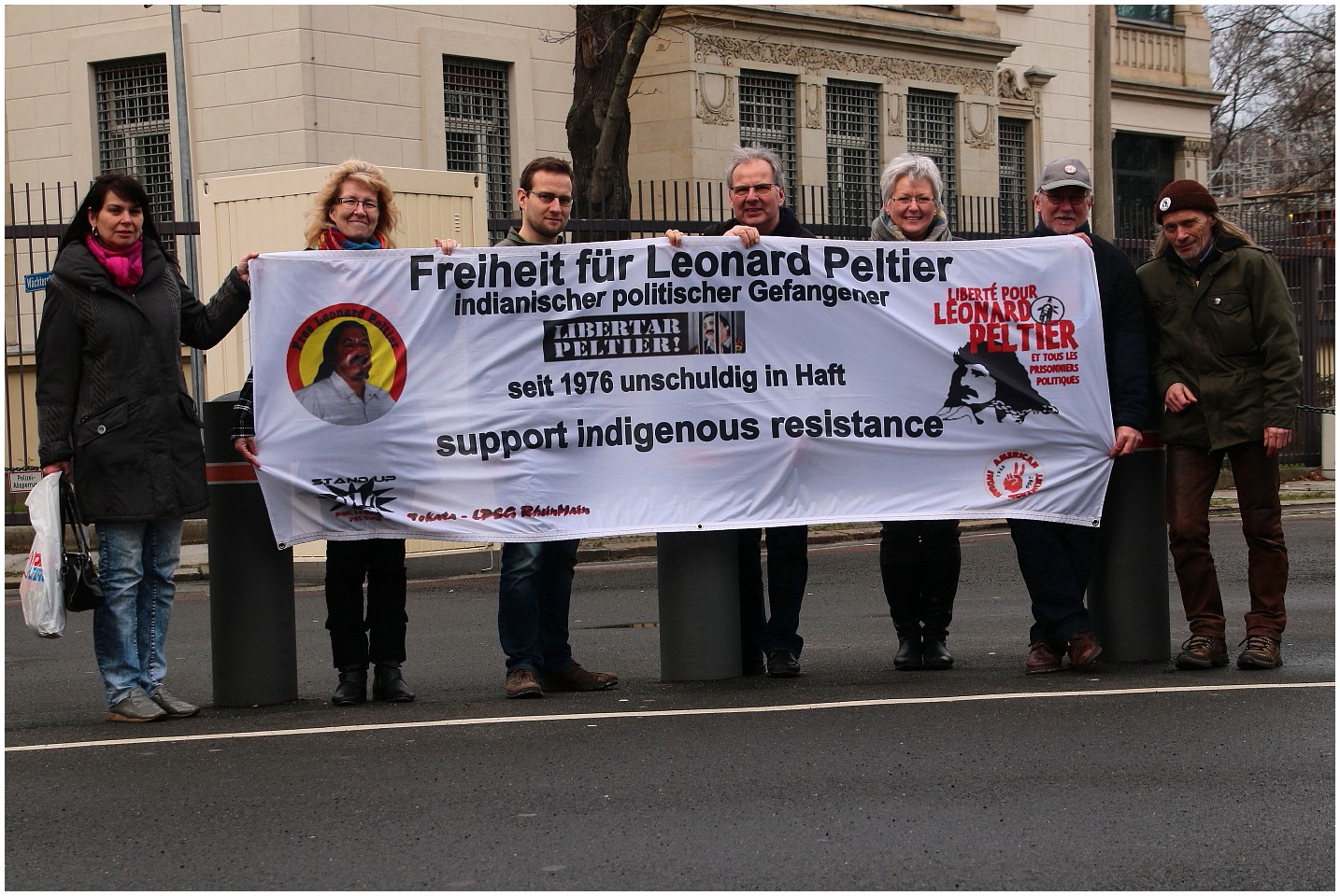 Free Leonard Peltier (2)