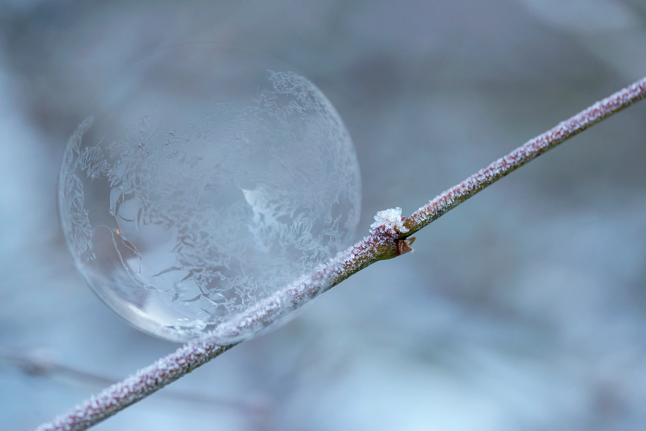 freezing of soap bubbles