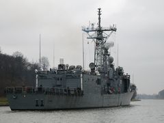 Fregatte Gen. K. Pulaski aus Polen auf dem Nord-Ostsee-Kanal