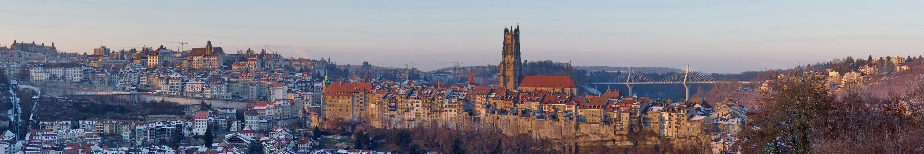 Freiburg im Uechtland mit Kathedrale und neuer Poyabrücke