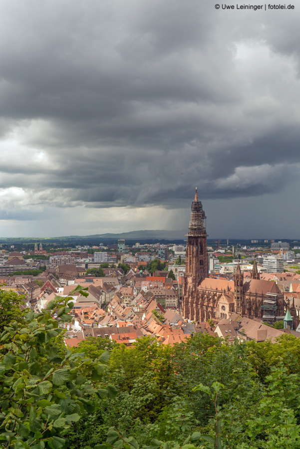 Freiburg vor einem Gewitter