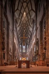 **FREIBURGER MÜNSTER-HOCHALTAR**