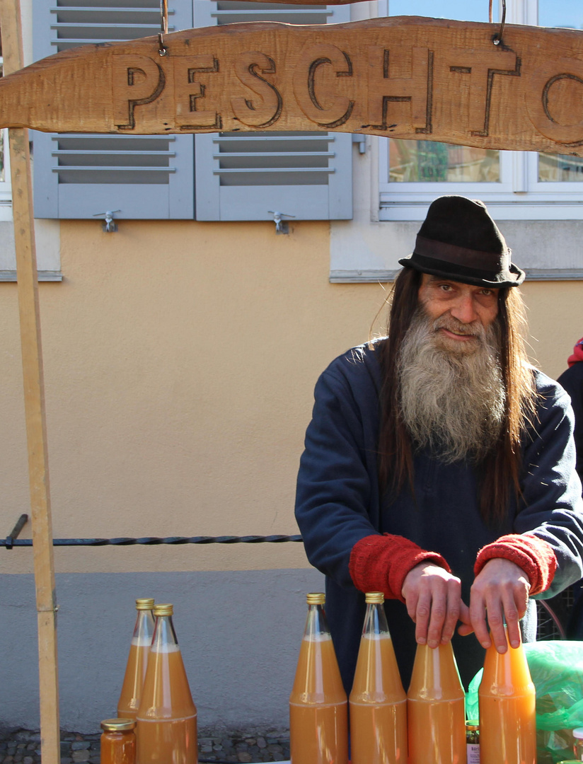 Freiburger Münstermarkt - Peschto Man