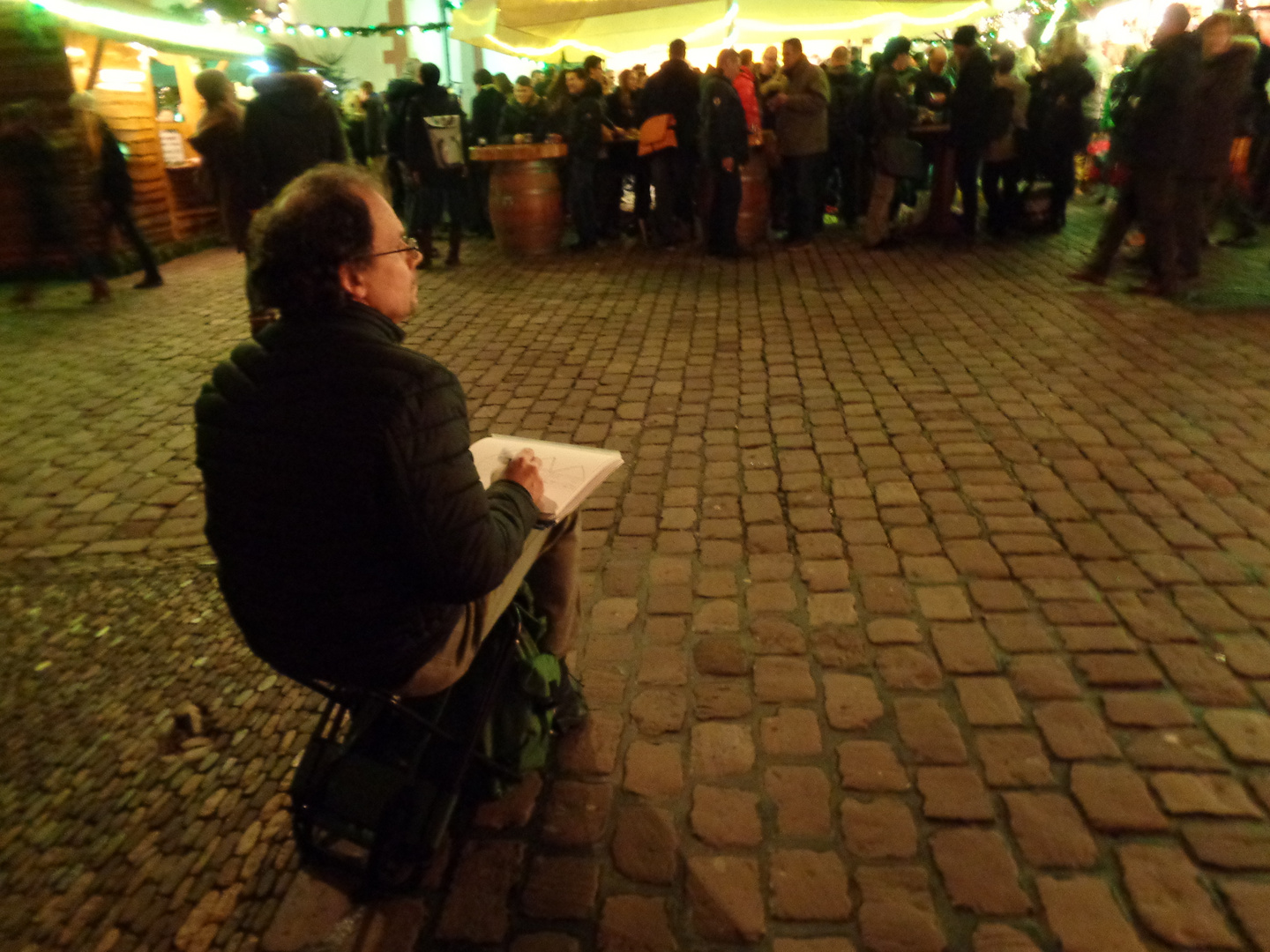 Freiburger Weihnachtsmarkt - Mit dem Stift auf Kimme und Korn genommen