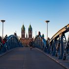 Freiburgs Blaue Brücke an Silvester