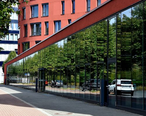 Freie Parkplätze vor dem Landesarchiv in Duisburg