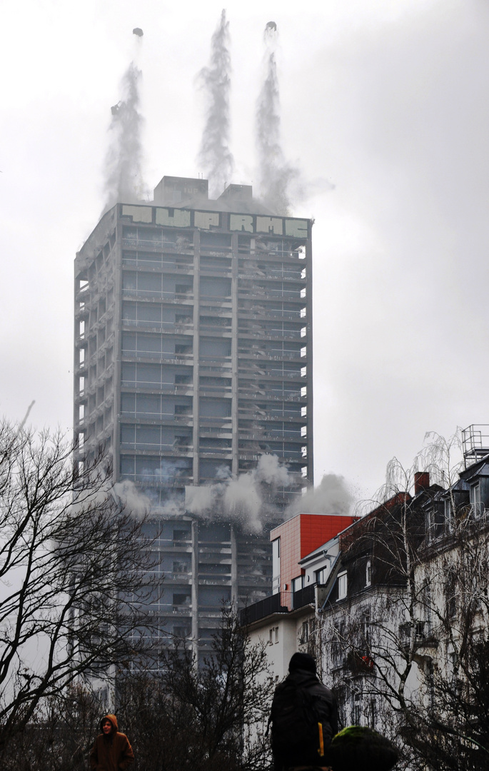 freier Fall - Uniturm in FFM