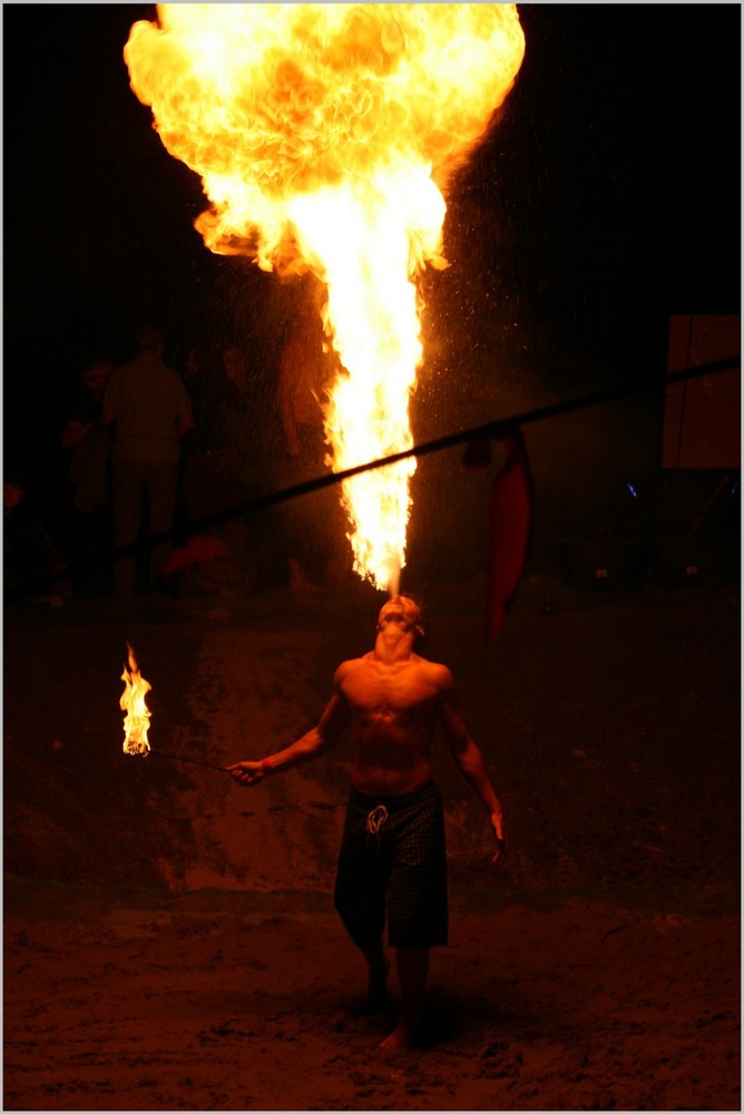 freies Spielen mit dem Feuer