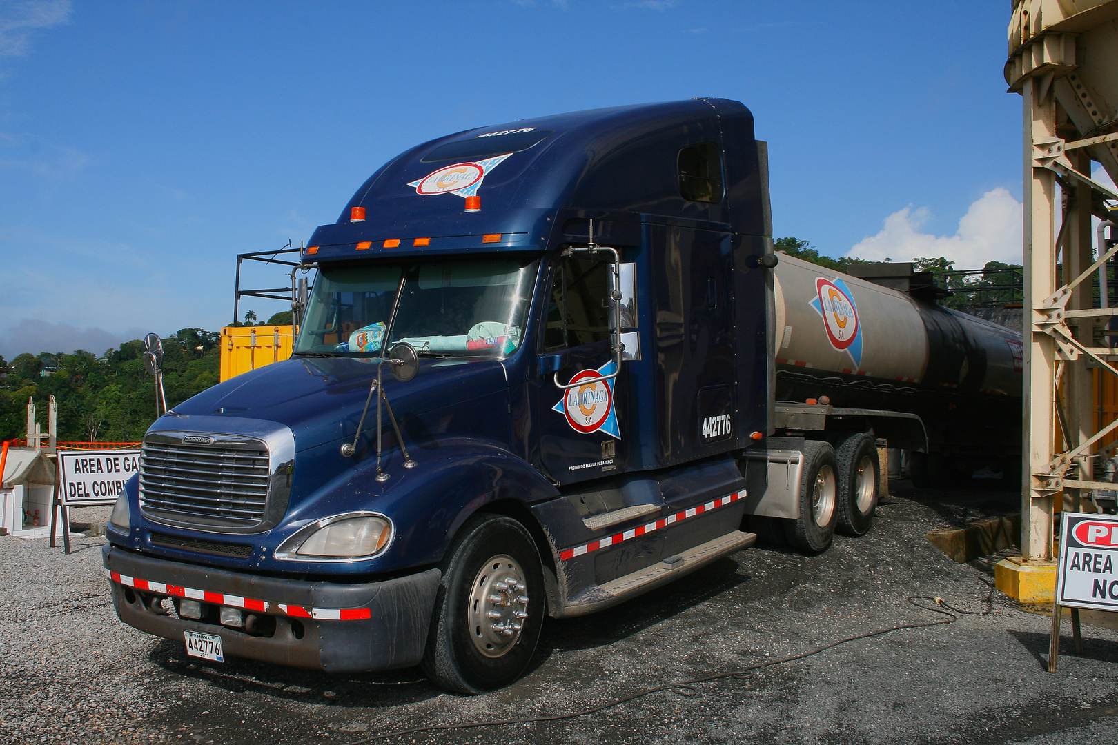 freightliner truck in Panama