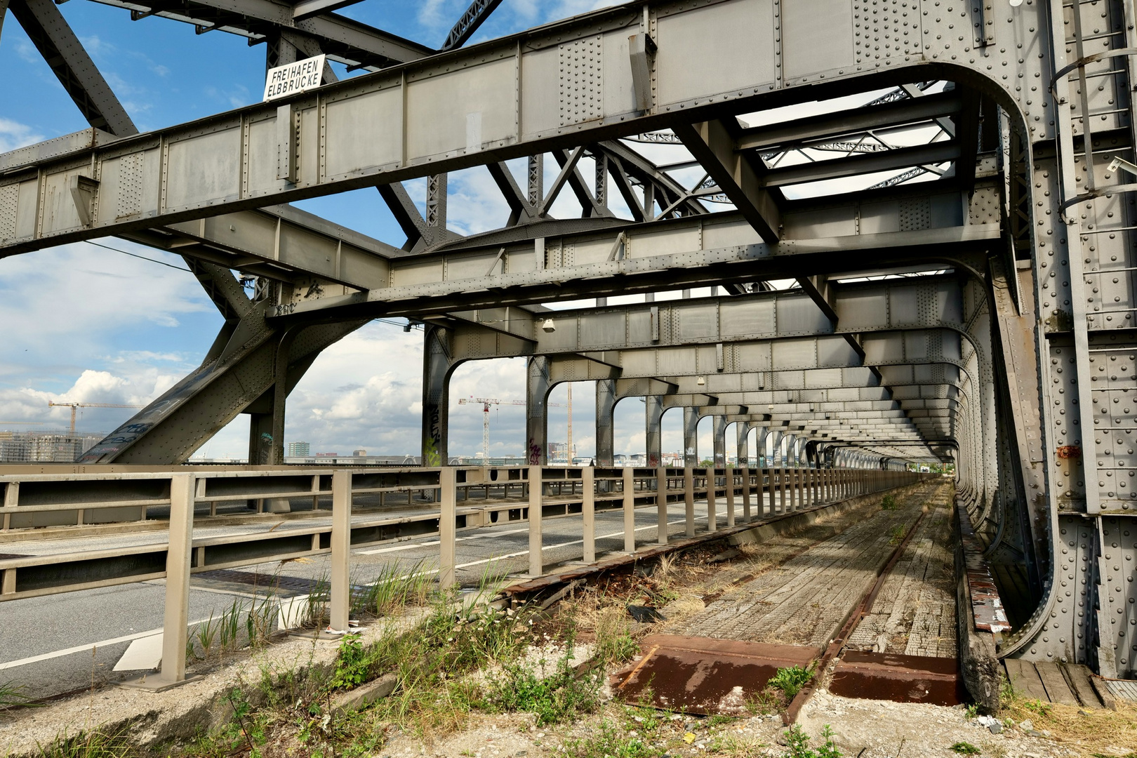 Freihafen Elbbrücke