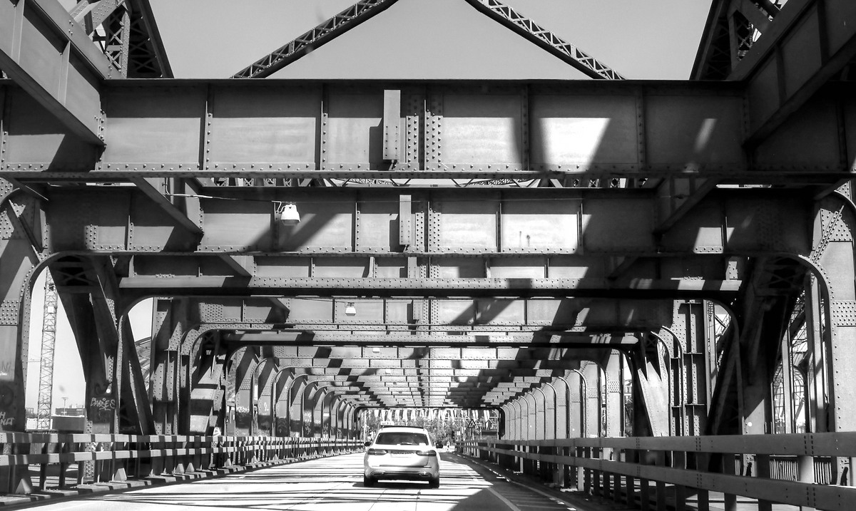 Freihafen-Elbbrücke in Hamburg