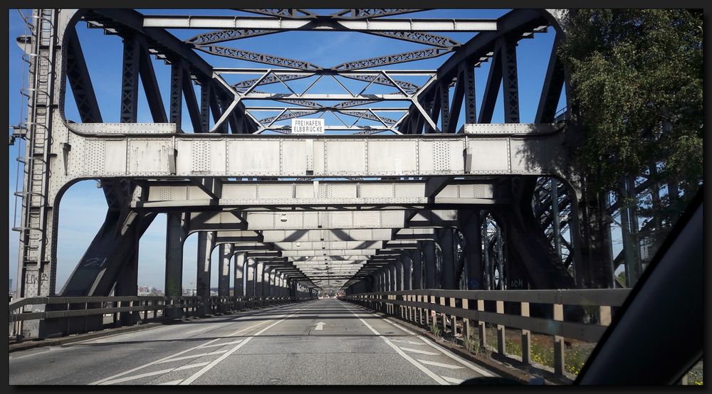 ...Freihafen Elbbrücke...II