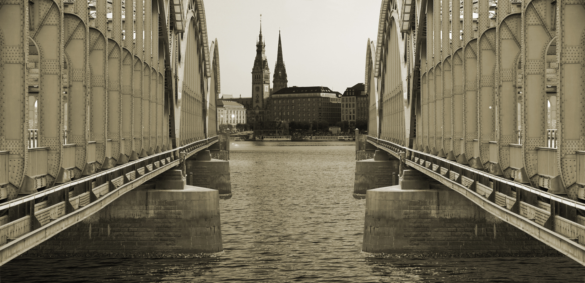 Freihafenbrücken-Flucht zur Alster