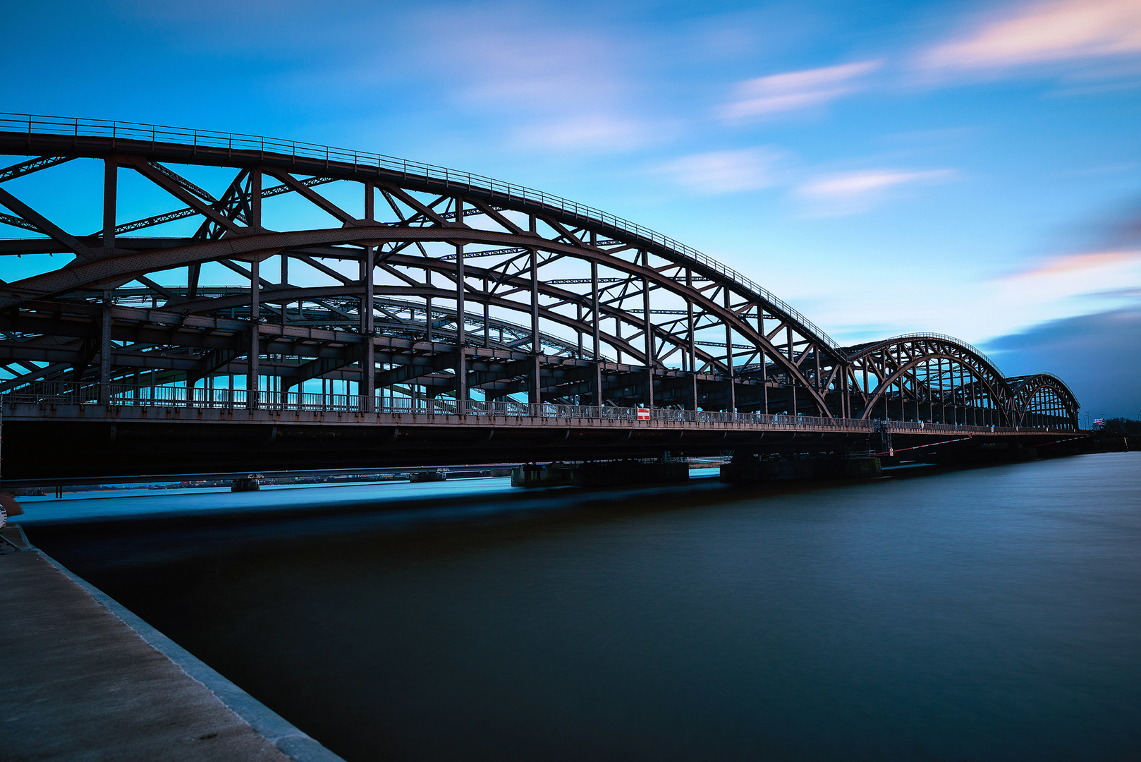 Freihafenelbbrücke