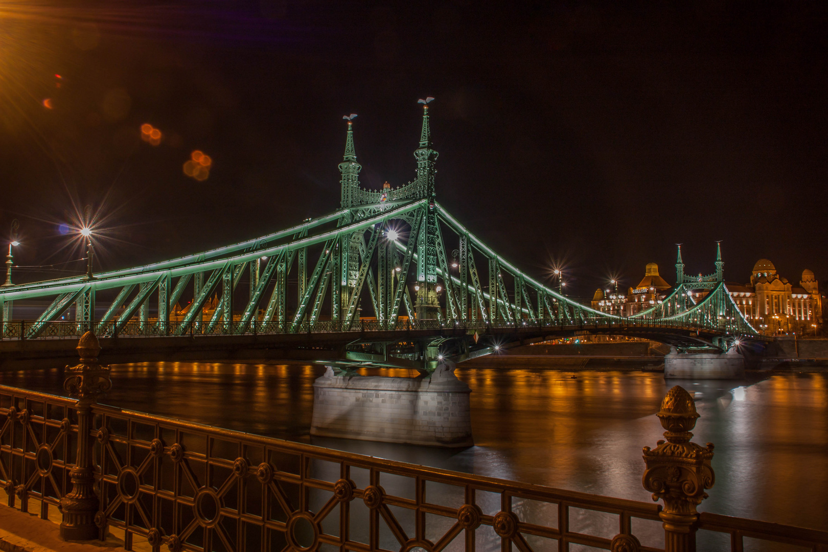 Freiheitsbrücke Budapest 2 / Szabadság hid 2