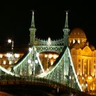 Freiheitsbrücke und Gellert Hotel im Hintergrund