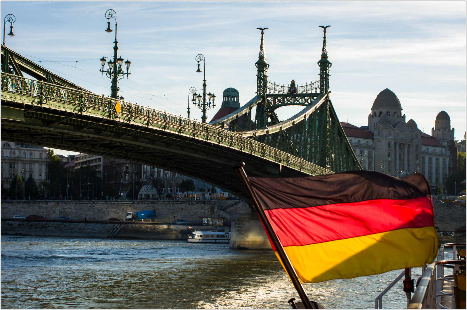 Freiheitsbrücke und Hotel Gellért