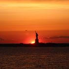 Freiheitsstatue im Sonnenuntergang