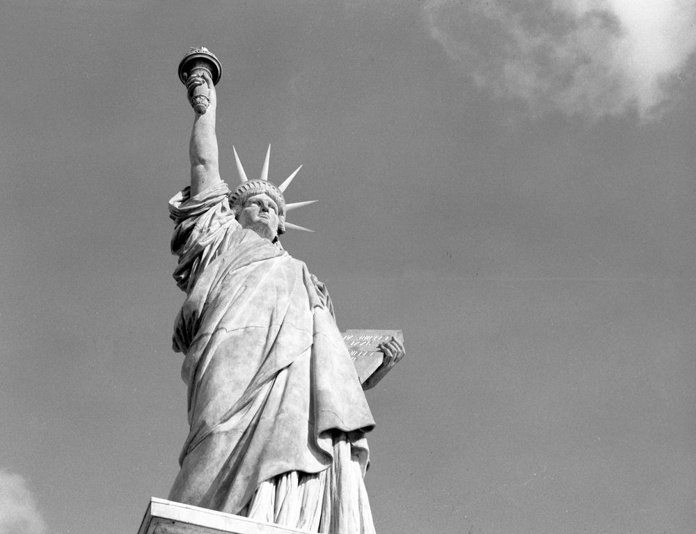 Freiheitsstatue - Paris, Seineufer II