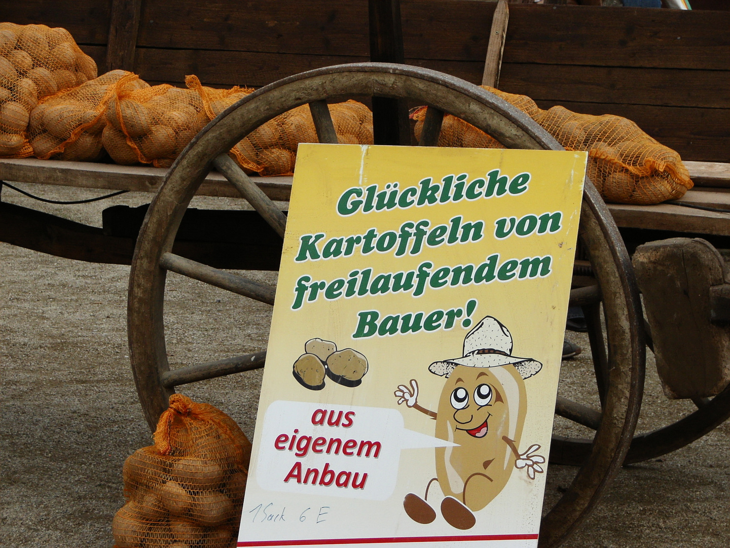 Freilaufende Bauern Foto & Bild | quatsch, fun und ...
