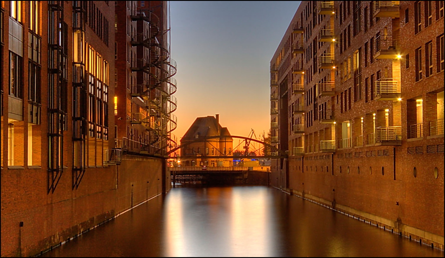 Freitag Abend in der Speicherstadt