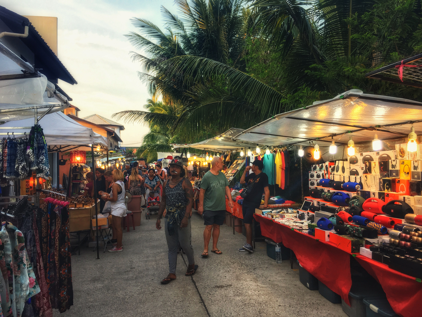 Freitag Markt im Fishermans village Foto & Bild | asia ...