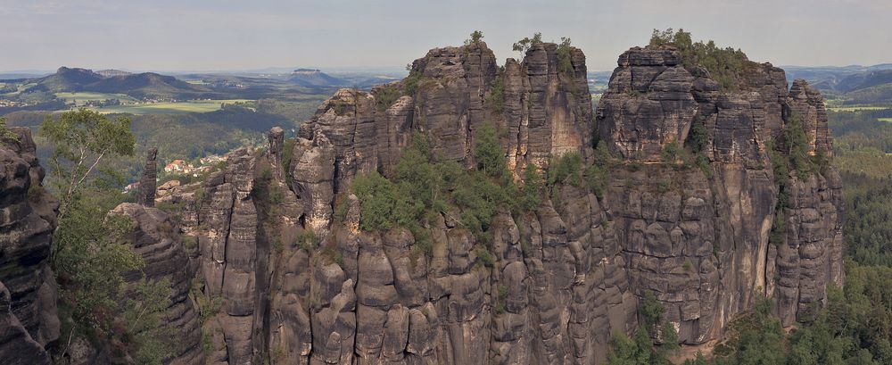 "Freitagvormittagblick" von der Schrammsteinaussicht in der Sächsischen Schweiz...