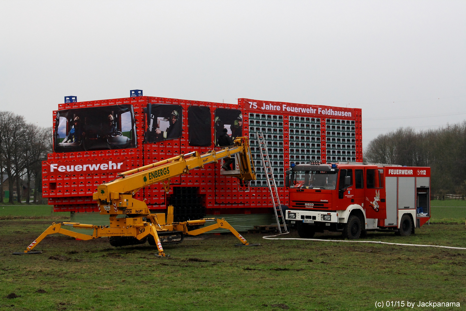 Freiwillige Feuerwehr Feldhausen will ins Guinness-Buch der Rekorde / Der fertige Feuerwehrwagen