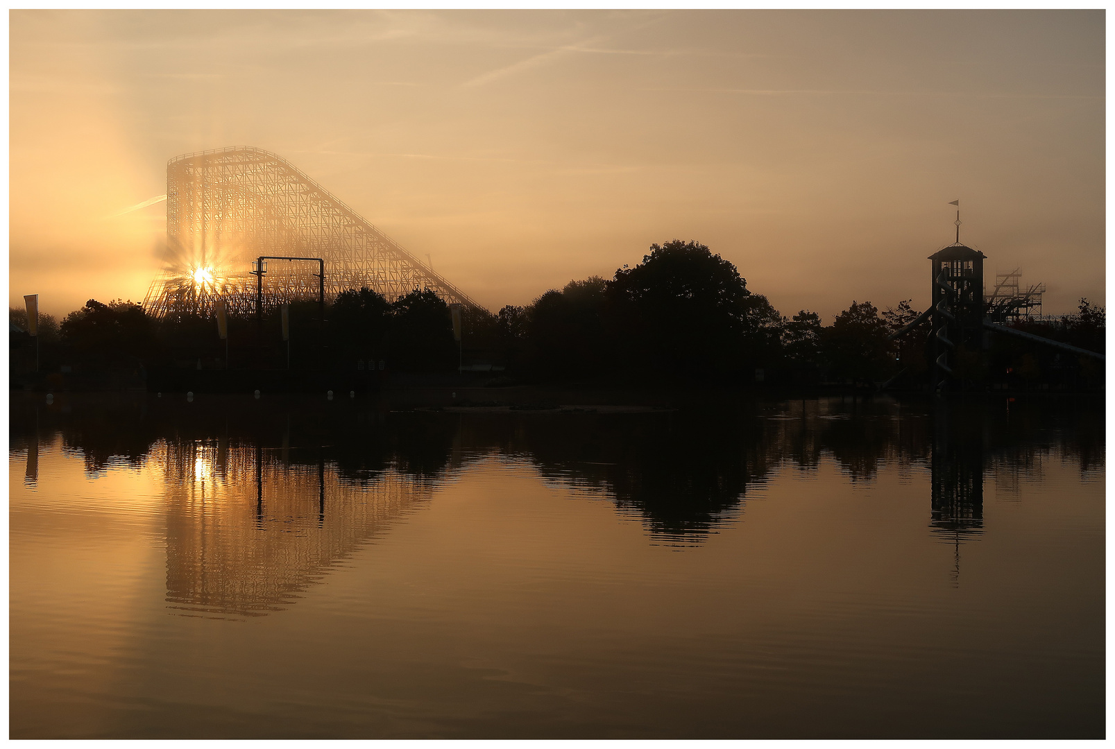  Freizeitpark Sonnenaufgang