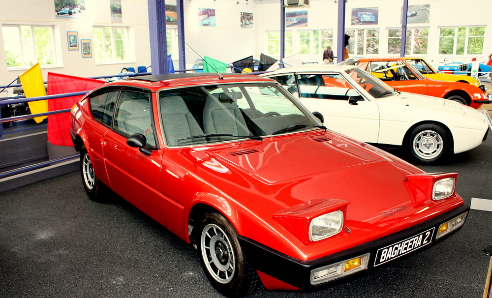 FRENCH RED CAR