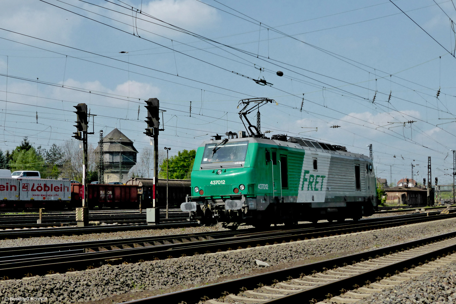 FRET 437012 bei der Durchfahrt von Mainz-Bischofsheim