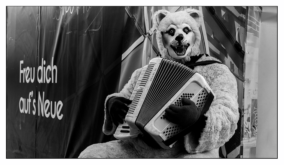 Freu dich Foto &amp; Bild | bw, street, outdoor Bilder auf fotocommunity