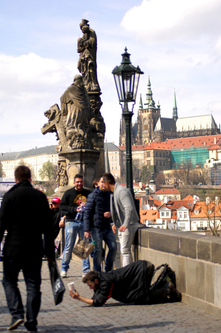 Freud und Leid (Gemäß dem Blick der Touristen-vorn "Natürlich unscharf "!)