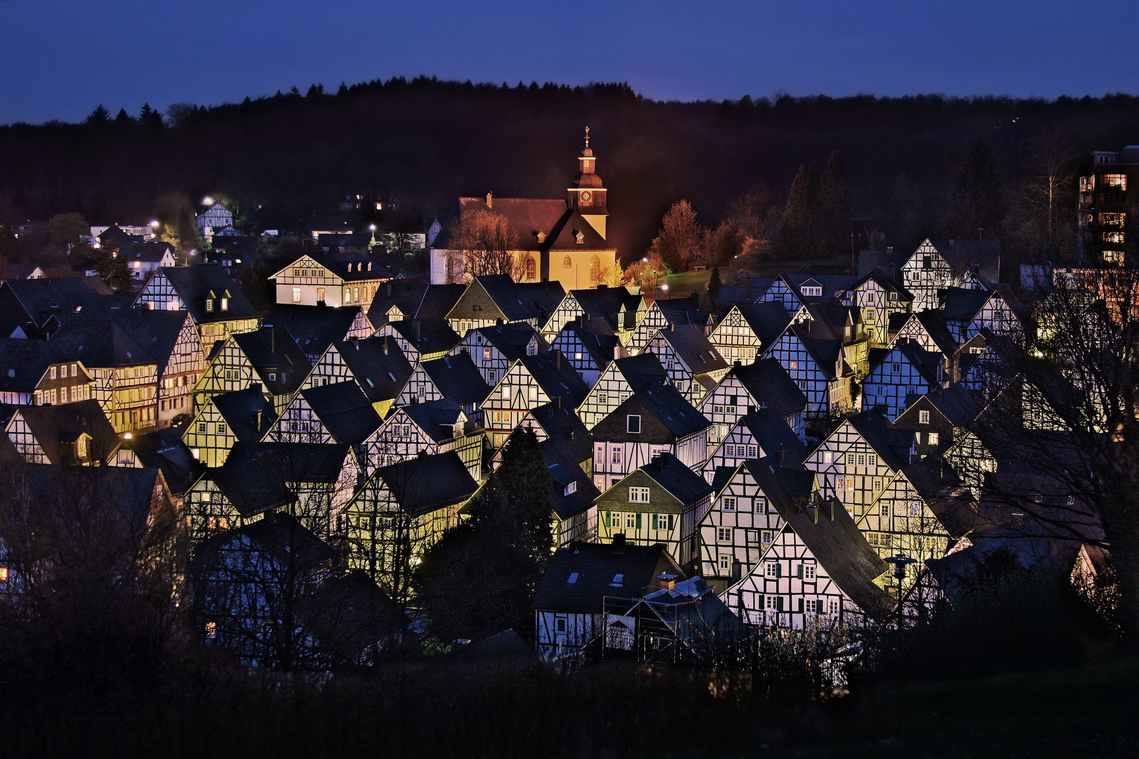 Freudenberg Foto & Bild architektur, architektur bei nacht, blaue