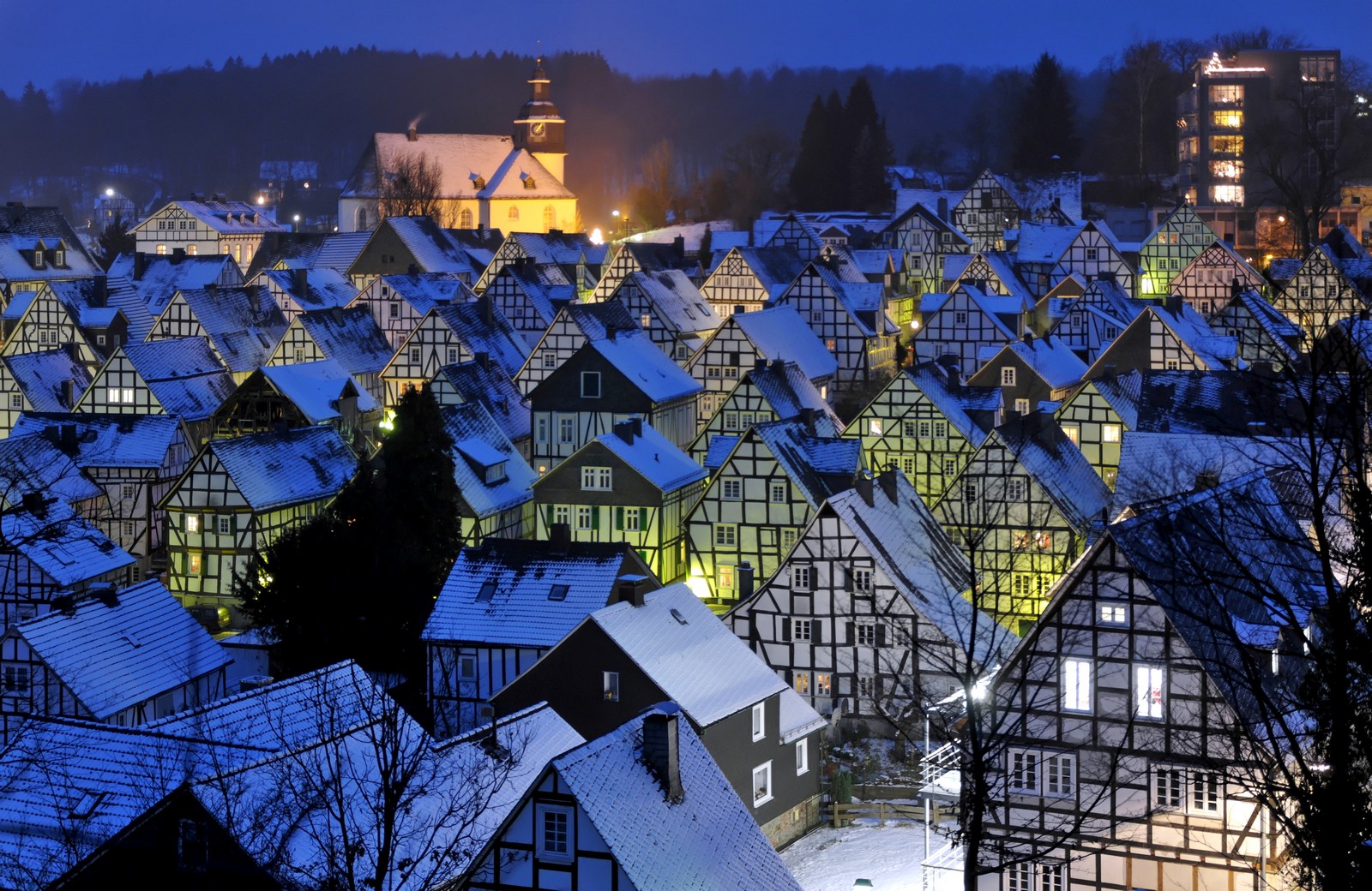 Freudenberg mit Weihnachtsbeleuchtung