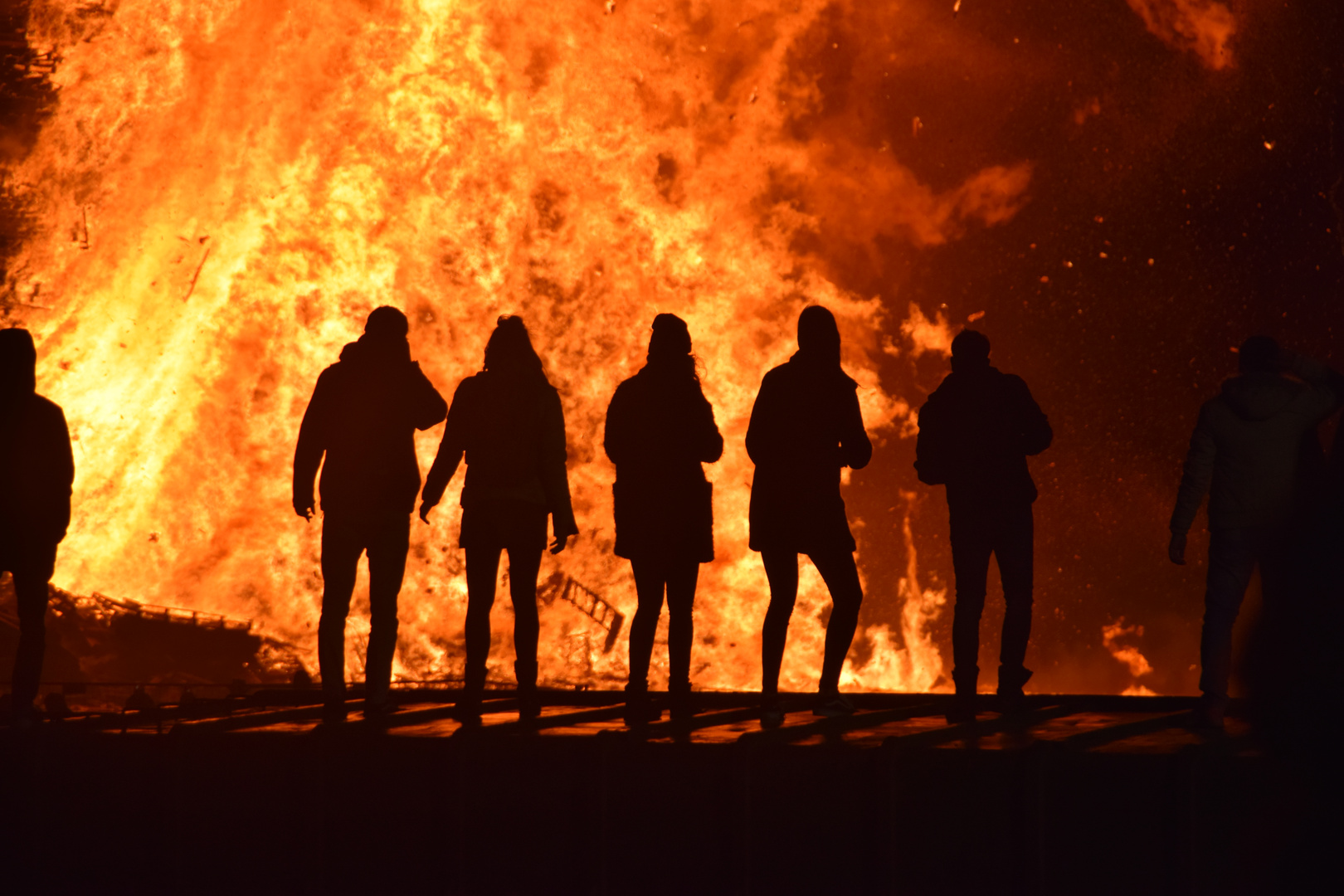 Freudenfeuer zu Silvester in Scheveningen