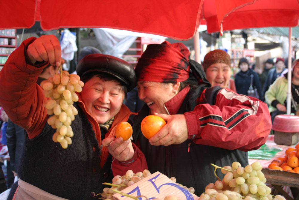 Freudentrauben auf dem Osh-Markt