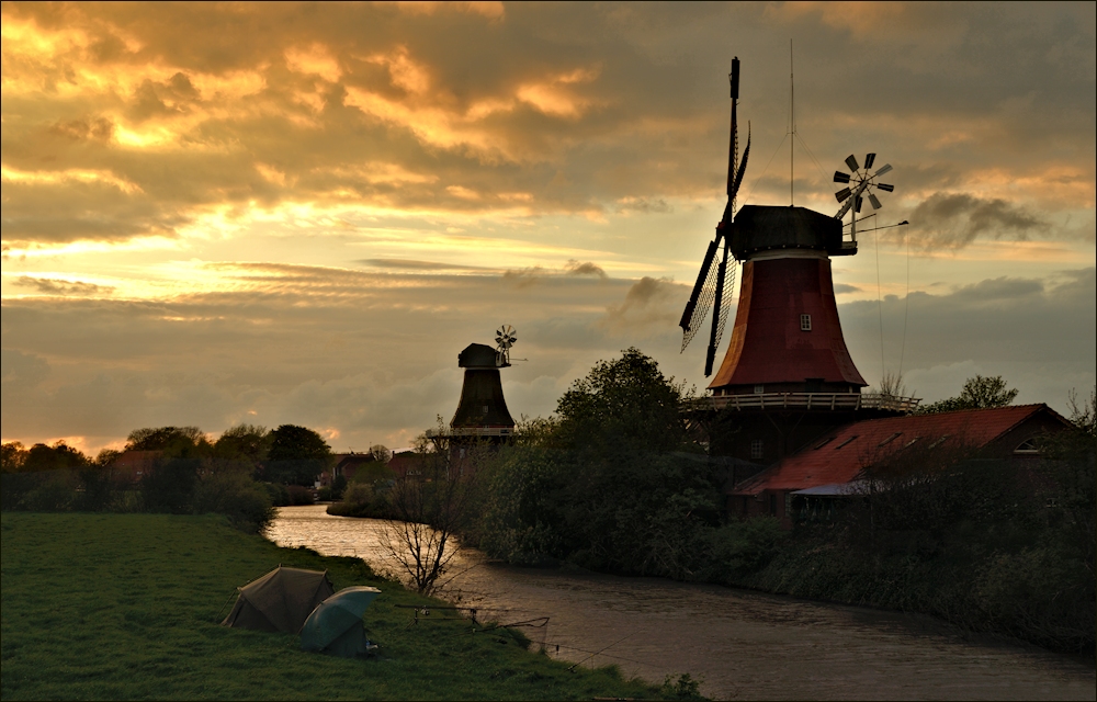 Freudige Mühlen im Abendlicht ...